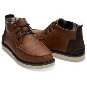 TOMS Men's Waterproof Pull Up Leather Chukka Boots